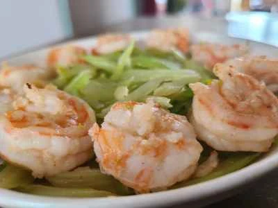 セロリとエビの炒め物のレシピ