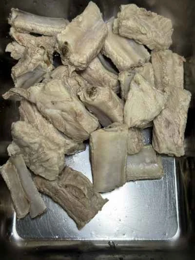 いんげん豆入り豚スペアリブの煮込みの作り方：1