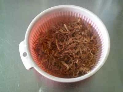 豆腐の結び目と千切りの辛子菜の炒め物を作る手順：2