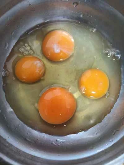 ネギ入りスクランブルエッグの作り方:1