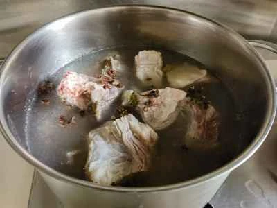 牛スペアリブの透明煮込みの作り方：3