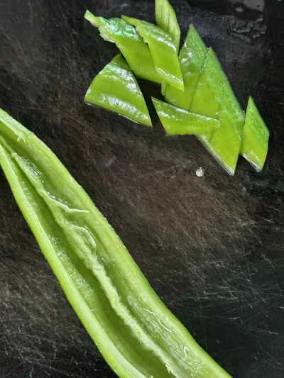 干物とピーマンの炒め物の作り方：2