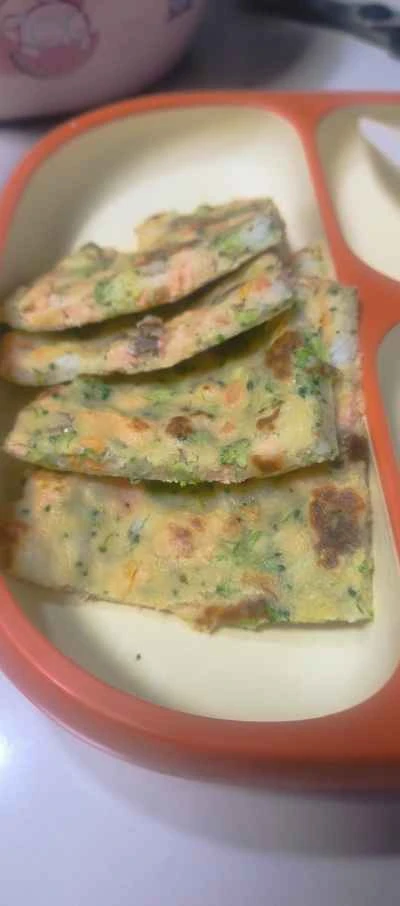 離乳食：サーモン、野菜、卵のパンケーキのレシピ手順：5