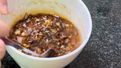 ニンニク風味の豚腸の作り方：4