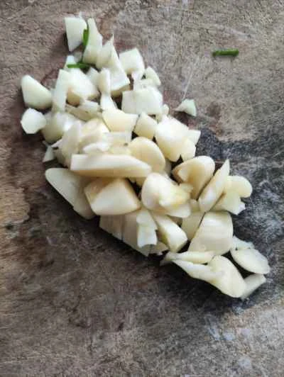 細切りジャガイモとチャイブの炒め物の作り方：3