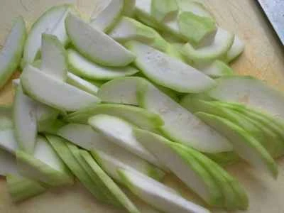 キノコと豚タンの夜咲き花炒めの作り方：3