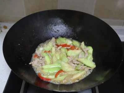 細切り豚肉とヘチマの炒め物の作り方：8