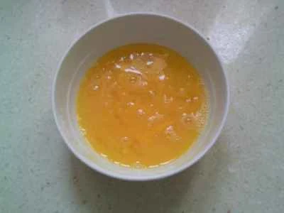 黒キクラゲ、ランチョンミート、卵を使った卵炒めの作り方：4