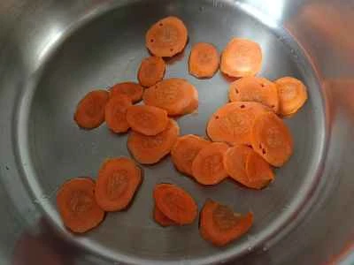 キクラゲとヤムイモの炒め物の作り方：2