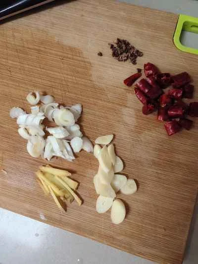 フライドポテトとインゲンの炒め物の作り方：2