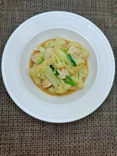 カリフラワーとミートボールの炒め物の作り方：11