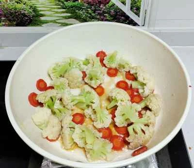 カリフラワーとニンジンのスライス炒めの作り方：7