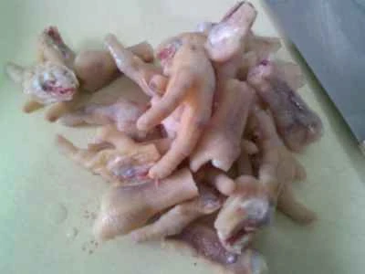 キャベツ入り鶏足煮込みの作り方：2