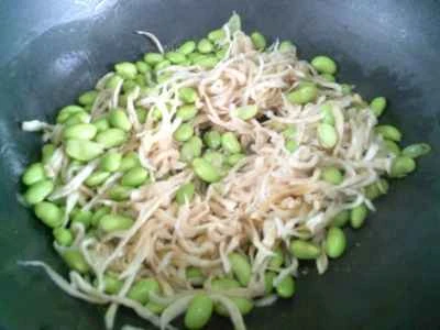 千切り大根と枝豆の炒め物の作り方：6