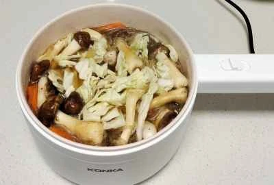 野菜、松茸、春雨の煮物を作る手順：6