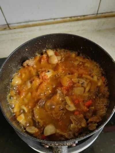 トマトとマッシュルームの牛肉煮込みの作り方：9