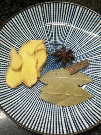 栗入り牛テールの煮込みの作り方：2