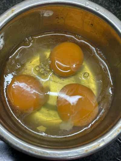 エビ、卵、ニンジン炒めの作り方：3