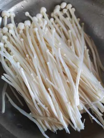 白菜とエノキ茸の豚肉煮込みの作り方:2