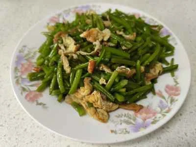 さつまいもの茎と卵の炒め物の作り方：6