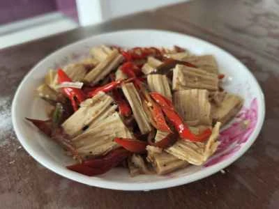 赤唐辛子入り乾燥豆腐炒めの作り方：7