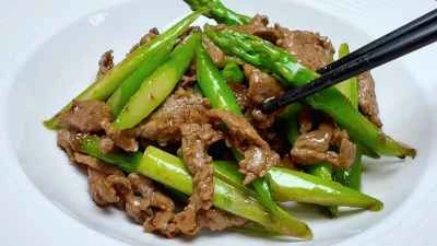 牛肉とアスパラガスの炒め物の作り方：16