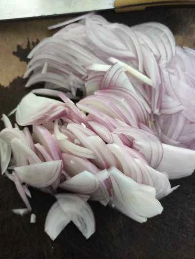 タロイモと春雨の卵と玉ねぎ炒めの作り方：1