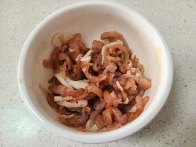 豚肉の細切りと赤唐辛子の炒め物の作り方：1