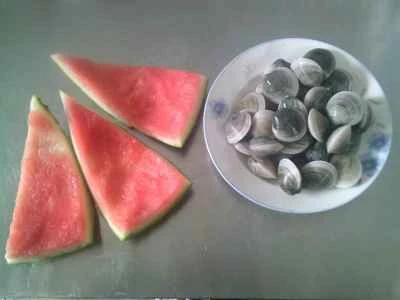 スイカの皮とアサリの炒め物の作り方：1