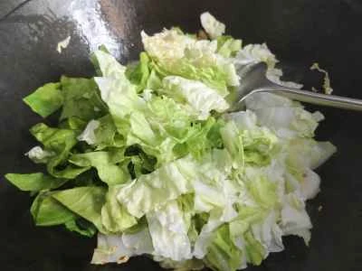 豚肉の皮とキャベツの炒め物の作り方：5