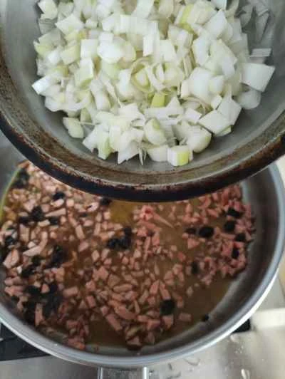 ハルビンの赤ソーセージとネギの炒め物 レシピ手順：6