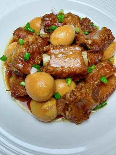 ウズラの卵入り豚スペアリブの煮込みレシピ