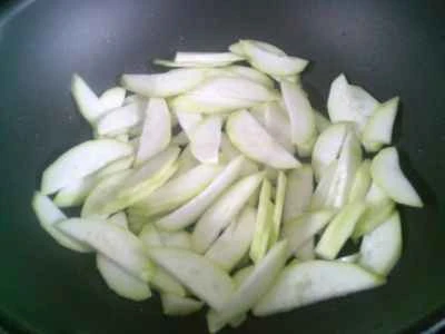 スイカの皮と夜咲きセレウスの炒め物の作り方：6