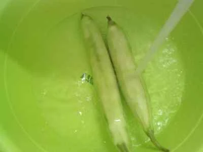 黒キクラゲと乾燥豆腐のヘチマ炒めの作り方：2