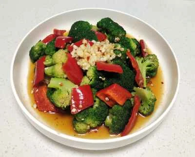 赤唐辛子とブロッコリーのサラダの作り方：9