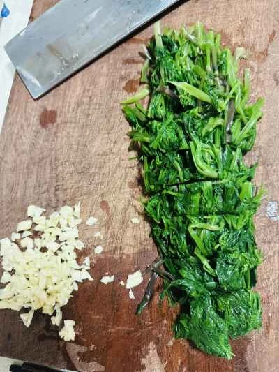 野生セロリと塩漬け豚肉の炒め物の作り方：3