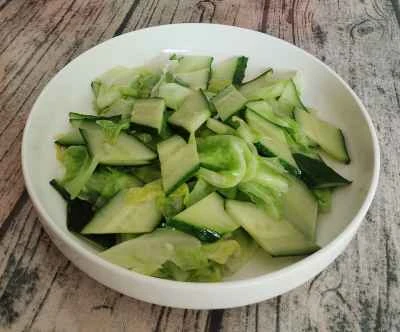 キャベツとキュウリのスライス炒めの作り方：6