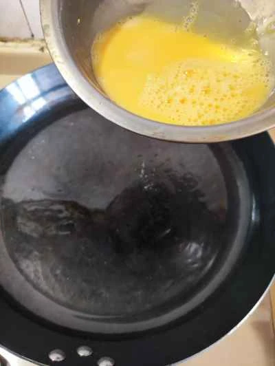 玉ねぎ入りスクランブルエッグの作り方:3