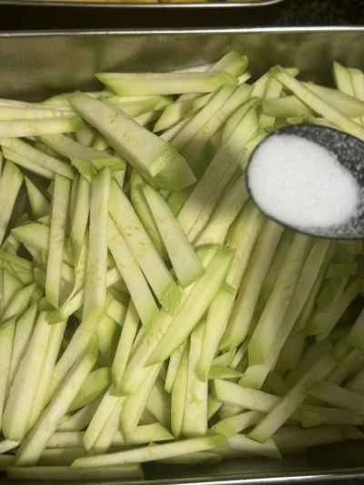 ズッキーニオムレツの作り方：2