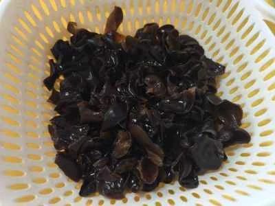 ネギ入りきくらげ煮込みの作り方：2