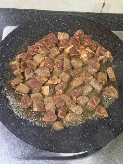 バターマッシュルームと牛肉の角切りを作る手順：8