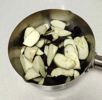 ナスの煮込みの作り方：1