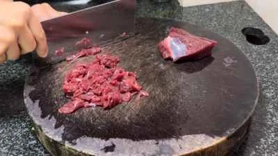 エビとビーフシチューの作り方：1