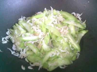 干しエビとヘチマの炒め物の作り方:5