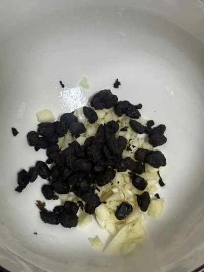 ニンニクと発酵黒豆で蒸した黄ナマズ：ステップ4