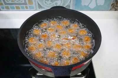 故郷風揚げ豚肉団子のレシピ手順：6