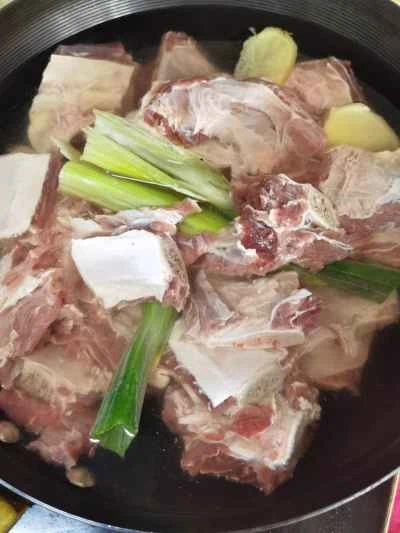 牛リブの煮込みレシピの手順：2