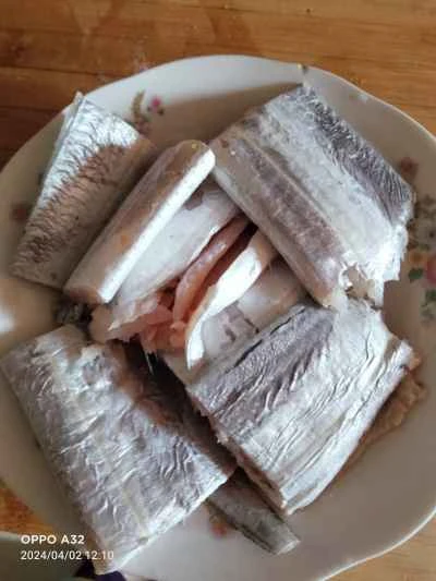 リボンフィッシュの煮込みレシピの手順:2