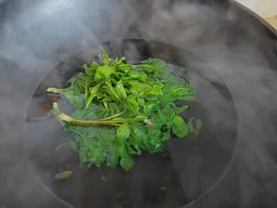 エゾウコギのオムレツの作り方：3