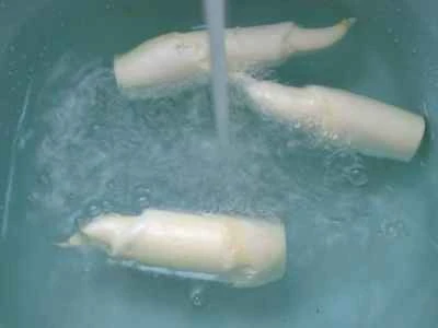 水タケノコ入りベジタリアンチキンの煮込みの作り方：2